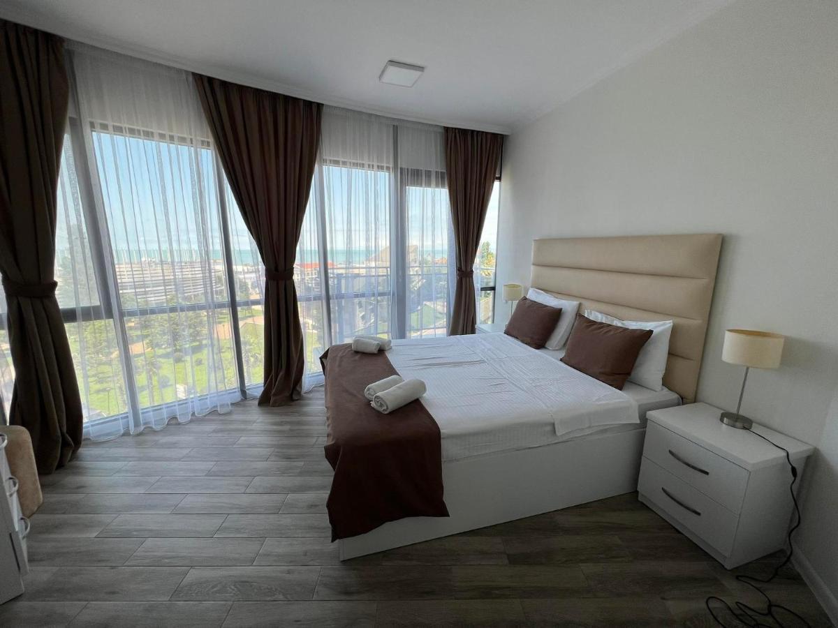 Holiday Lux Sea Towers Batumi Eksteriør bilde