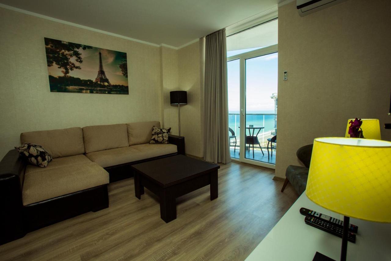 Holiday Lux Sea Towers Batumi Eksteriør bilde